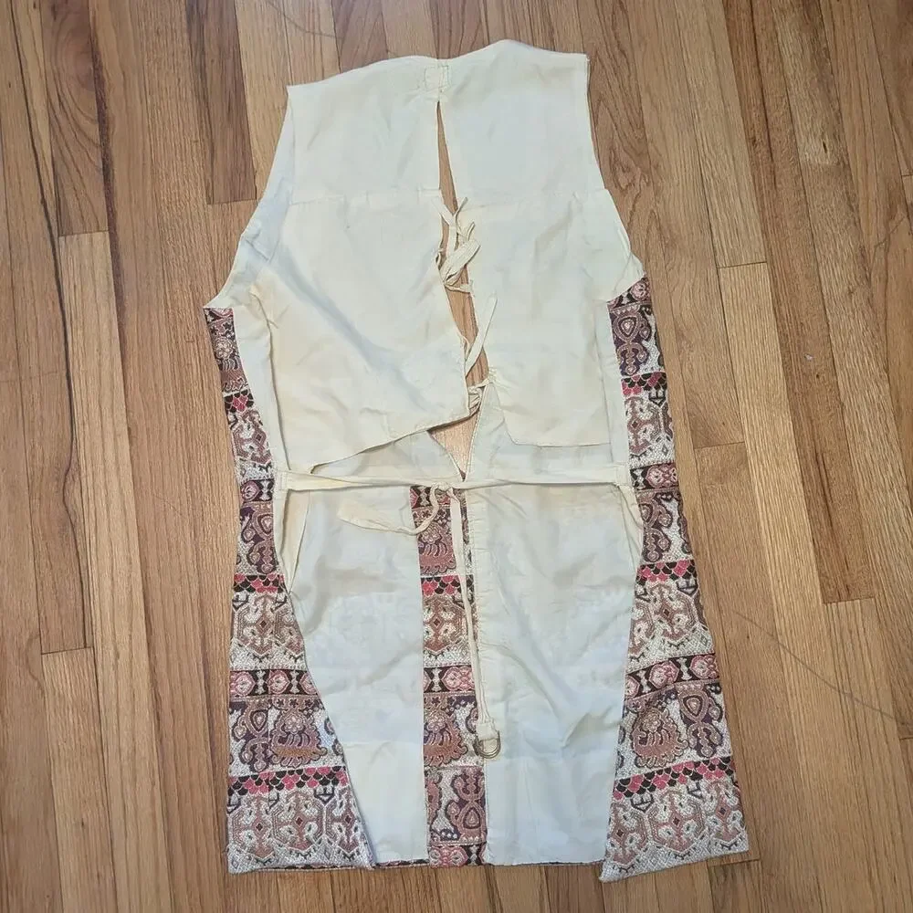 Vintage Prince of Arragon 98 Costume With Multi Tonal Tribal Medallion/Tapestry